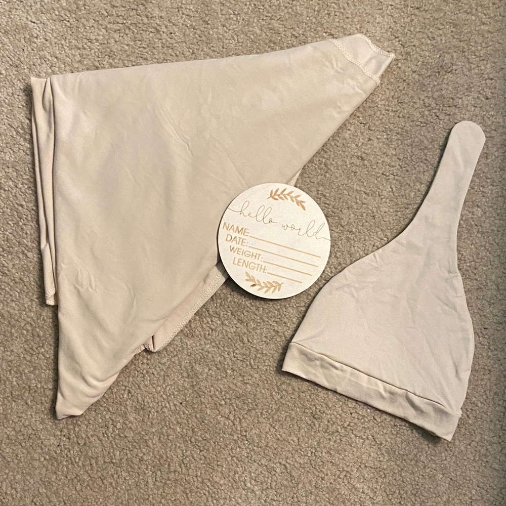 Newborn Neutral Baby Swaddle and Knot Hat Set